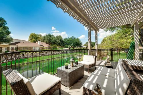 Villa Award Winning Water Front Home