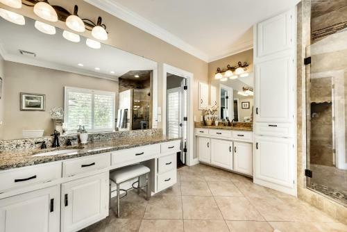 Villa Award Winning Water Front Home