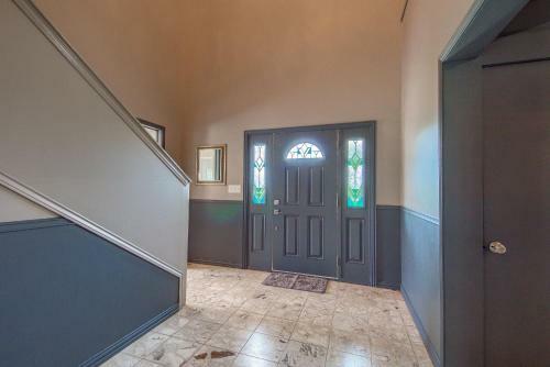 Hill Country Getaway Br 2230b