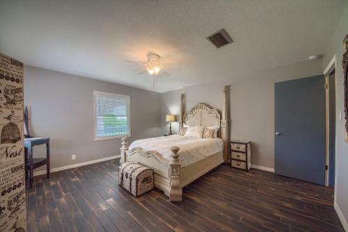 Hill Country Getaway Br 2230b