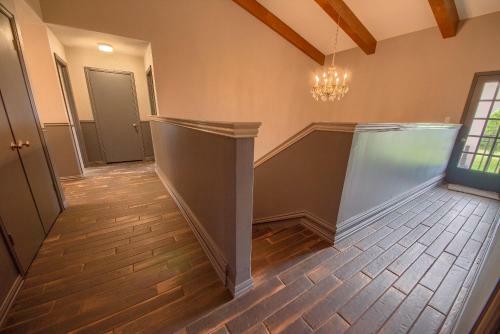 Hill Country Getaway Br 2230b