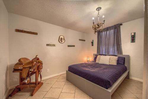 Hill Country Getaway Br 2230b