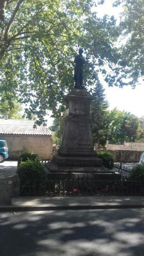 Grange Vout�e Avec Jardin