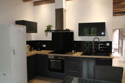 Petit Maison Chaleureuse Dans Le Vallon
