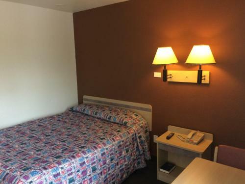 Motel 6 Raton
