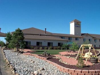 Holiday Inn Express Hotel & Suites Raton