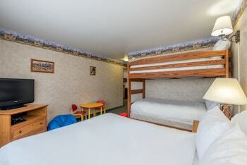 Holiday Inn Express Hotel & Suites Raton