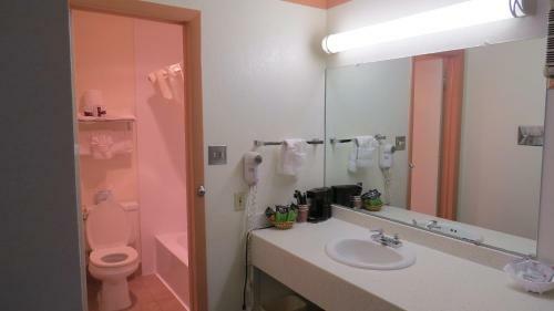 Hotel Americas Best Value Inn Raton Sands