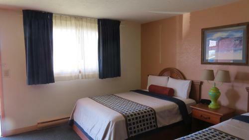 Hotel Americas Best Value Inn Raton Sands