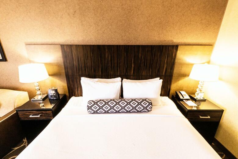 Crowne Plaza Hotel-newark Airport