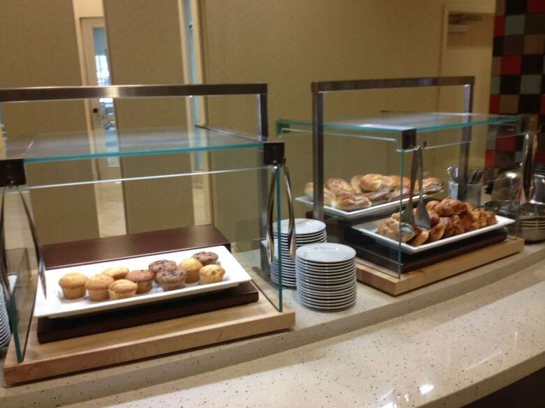 Hotel Embassy Suites - Newark Airport