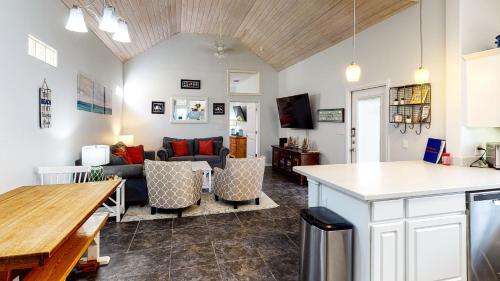 Pb220- The Main Sail Townhouse