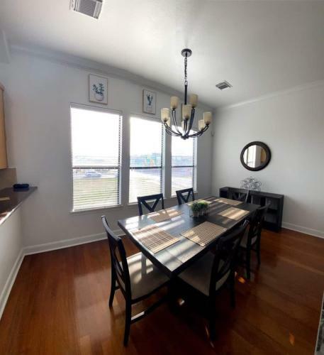 Apartamento Luxury 3-story Home In Downtown Houston