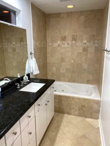 Apartamento Luxury 3-story Home In Downtown Houston