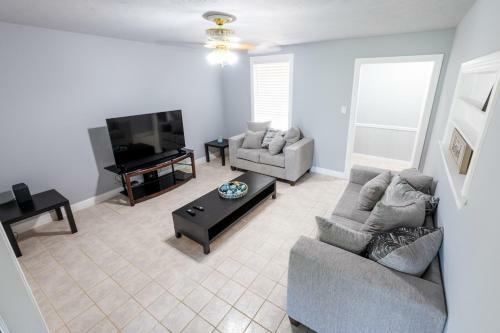 Delightful 4 Bedroom Vacation Home