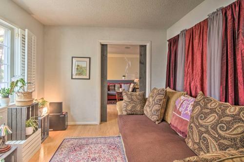Townhome Less Than 10 Mi To Museums, Shopping And More
