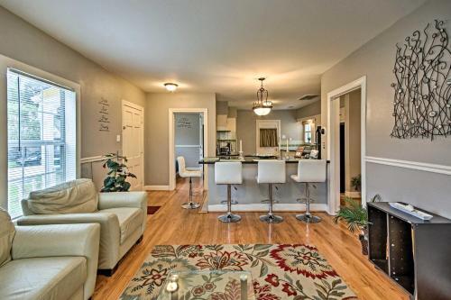 Modern Houston Home Less Than 4 Miles To Houston Zoo!