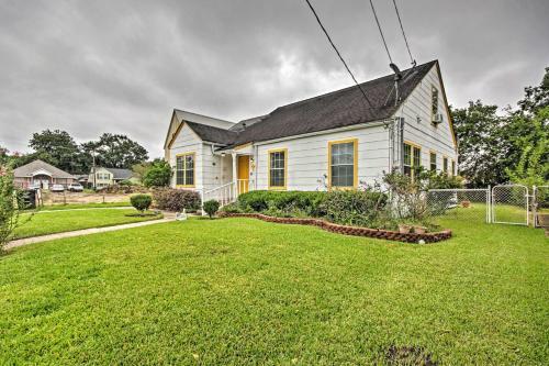 Modern Houston Home Less Than 4 Miles To Houston Zoo!