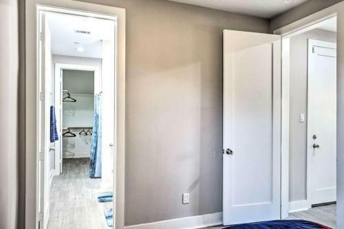 New! Beautiful 3 Story Houston Home