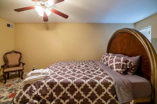 Apartamento King Suite Townhome With Laundry & Patio!