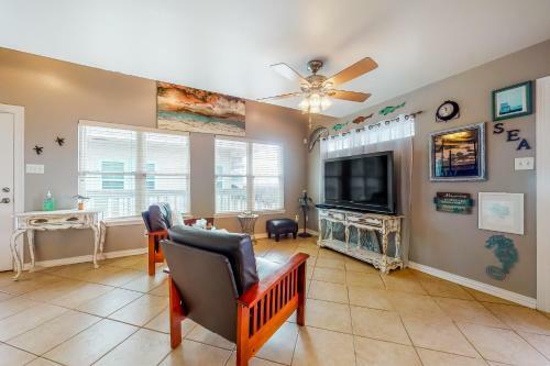 Long Island Village 123 E Scallop Sea Cottage