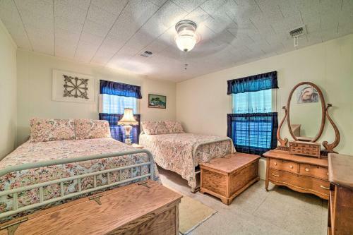 Rustic Getaway With Grill - On San Antonio Bay!