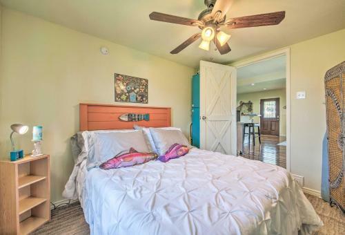 Seadrift Home With Deck And Grill - 5 Blocks To Bay