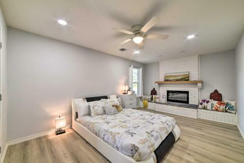Modern Rockport Home, 1 Mi To Holiday Beach!