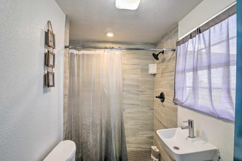 Bright And Breezy Home 4 Blocks To Beach!