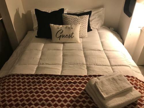 Monthly, Weekly, Nightly Rates-lovely Camper Rv With Hammock