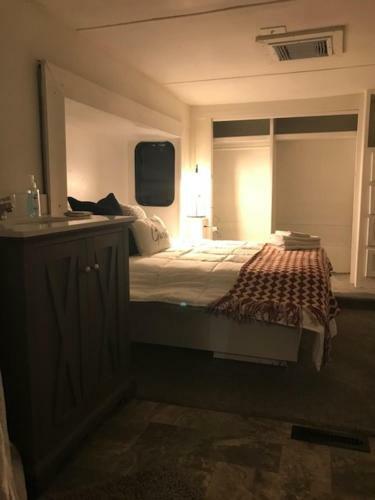 Monthly, Weekly, Nightly Rates-lovely Camper Rv With Hammock