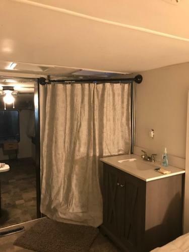 Monthly, Weekly, Nightly Rates-lovely Camper Rv With Hammock