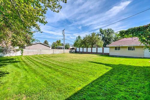 Chic Cottonwood Heights Home Family Friendly