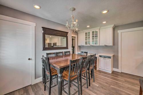 Chic Cottonwood Heights Home Family Friendly