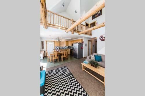 Kat's Kabin - Amazing Views And Accommodations!