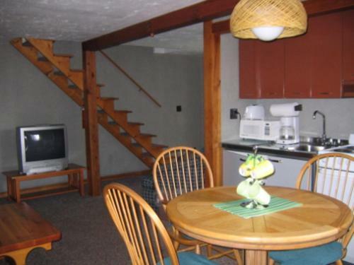 Town & Country Motor Inn
