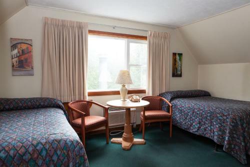 Town & Country Motor Inn