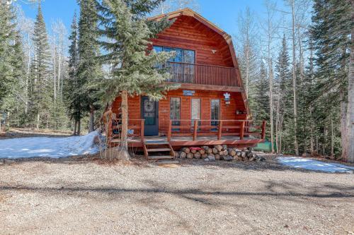 Cozy Woodland Cabin