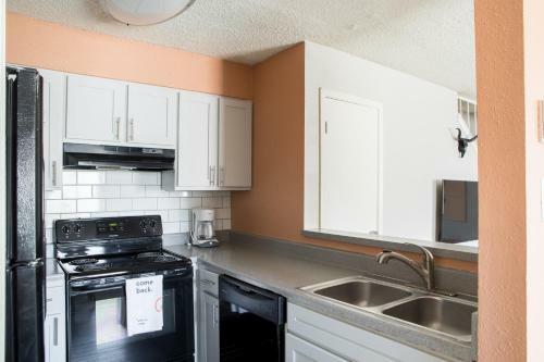 Wanderjaunt - Oak Hills Apartments