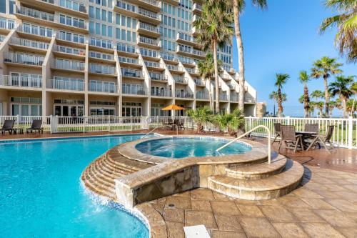Fully Renovated Condo Steps From The Beach With Ocean View Balcony