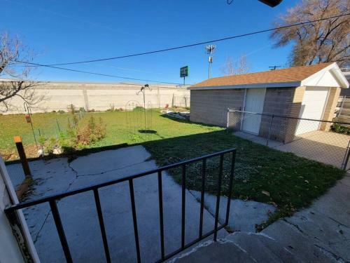 Slc Retreat! 2bd/1ba, Big Yard . Best Location.