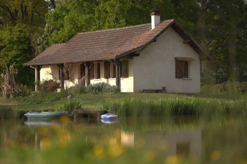 Maison,piscine,�tang P�che Priv� (la Pachere 64 )