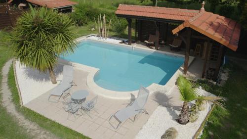 Maison,piscine,�tang P�che Priv� (la Pachere 64 )
