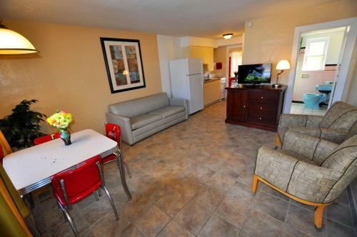 Motel Nantucket Inn & Suites