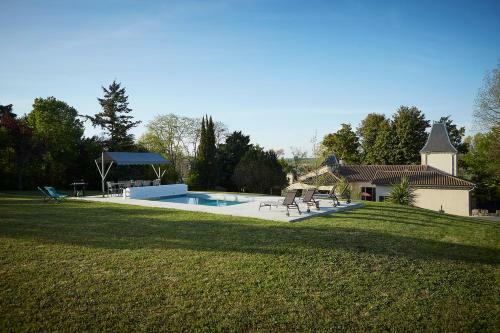 Manor House La Tour D'arm�ne