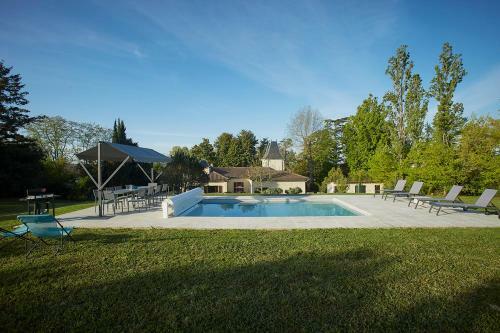 Manor House La Tour D'arm�ne