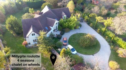 Millygite Roulotte - 4 Seasons Chalet-on-wheels
