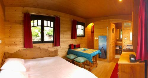 Millygite Roulotte - 4 Seasons Chalet-on-wheels