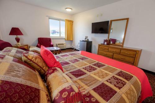 Motel Brass Bell Inn And Suites