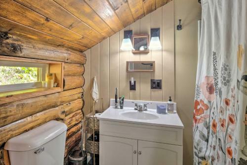 Cambridge Cabin Less Than 2 Mi To Smugglers Notch!